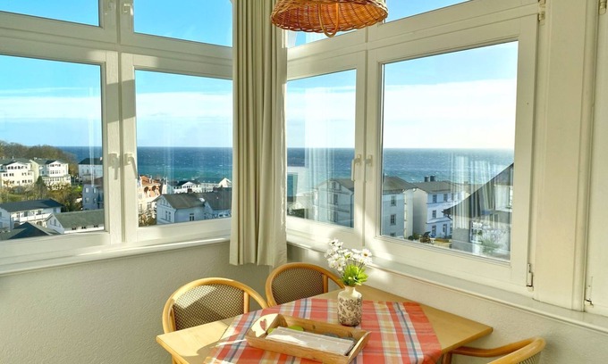 Sassnitz Apartment | Sea view apartment no. 21 in the Villa Anna in Sassnitz on Rügen - Sassnitz -