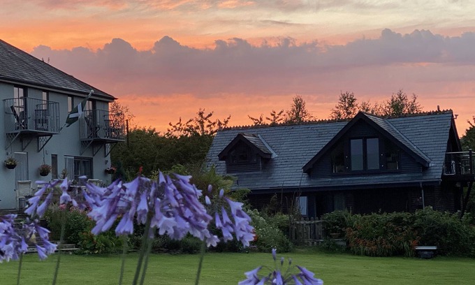 Dartmouth Apartment | Sea View Barn Apartment at Downton Lodge, Near Dittisham, Peaceful Rural Setting