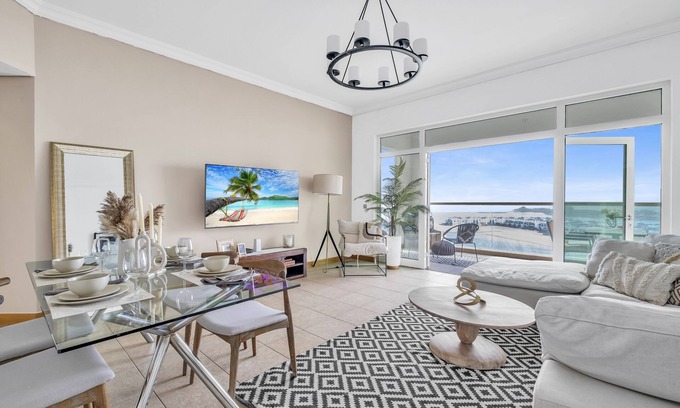 Palm Jumeirah Apartment | Sea View | Beach Resort Access
