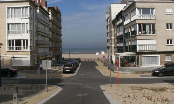 Koksijde-Bad Apartment | Sea view Comfortable 2-bedroom apartment Renovated WIFI + Free garage