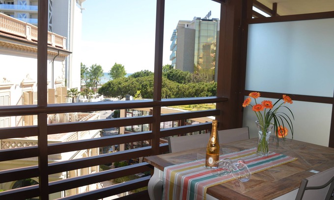 Marina Centro Apartment | Sea View Embassy Apartment