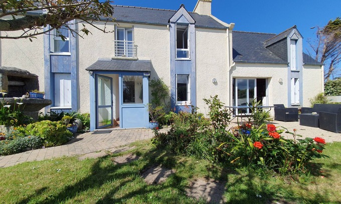 Plouguerneau Ski Chalet | Sea view house for 6, 100m from the beach