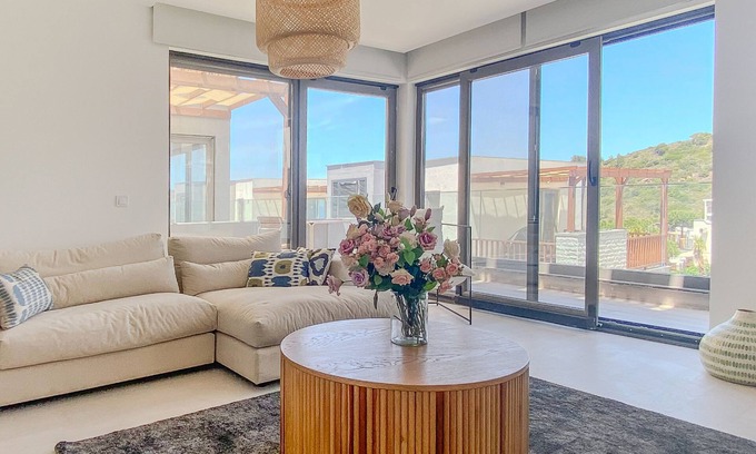 Bogazici Villa | Sea View House w Balcony 3 min to Beach in Milas