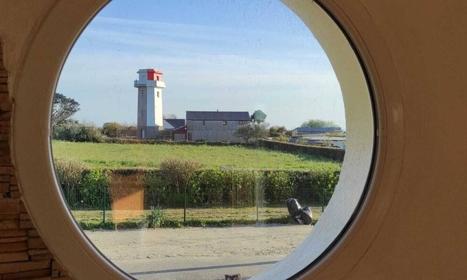 Le Conquet House | Sea view house with pool and games room
