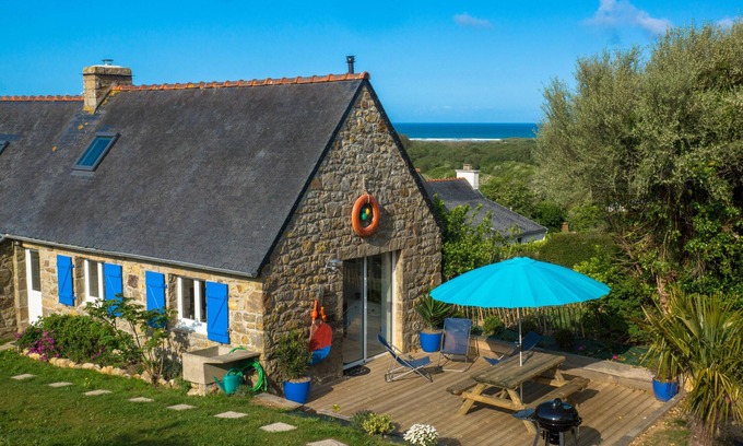 Crozon House | Sea view, stone house between Crozon Camaret, Wifi, closed, bright garden