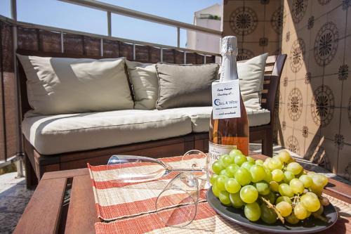 La Trinidad Apartment | Sea & Wave Bailen Great Views Apartment