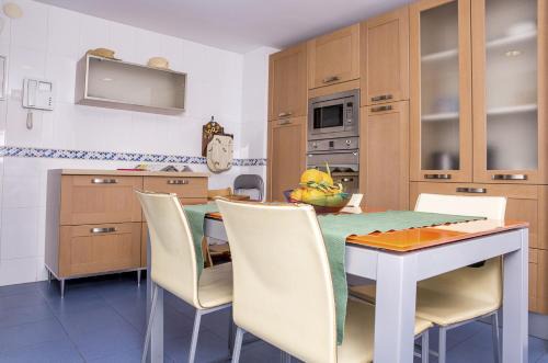 Cruz de Humilladero Apartment | Sea & Wave Palencia Superior Pool Apartment