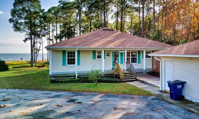 Eastpoint House | Sea You Soon, Bay View, Pet Friendly