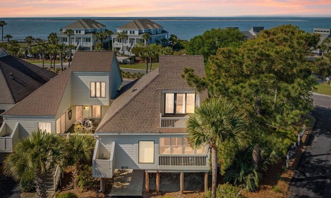 Charleston County Villa | Seabrook Exclusives | 706 Spinnaker Beach