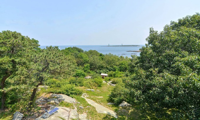 Rockport House | Seacroft: Gracious Rockport Living