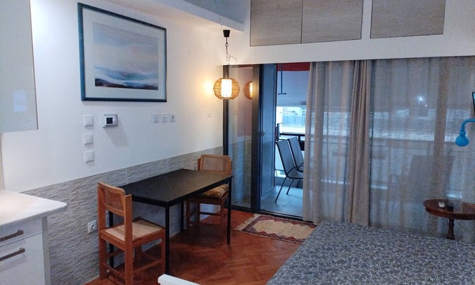 Thessaloniki Apartment | Seafront Apartment With Sea View YR11