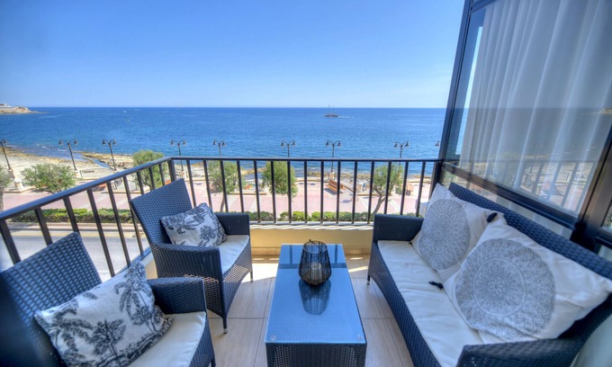 Tower Road Apartment | Seafront apartment in the heart of Sliema MMAI2
