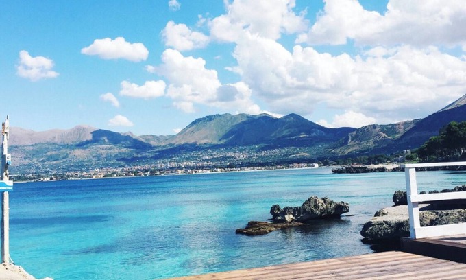 Carini House | Seafront bungalows within an exclusive complex