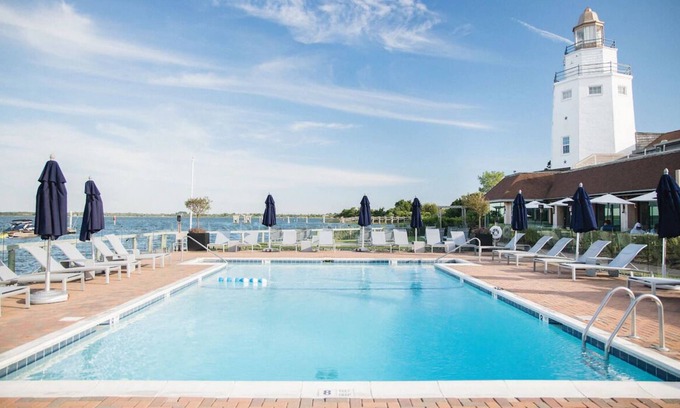 Montauk House | Seafront Deluxe 2 Doubles, Montauk Yacht Club w/ Pvt Balcony or Patio | 4 Units