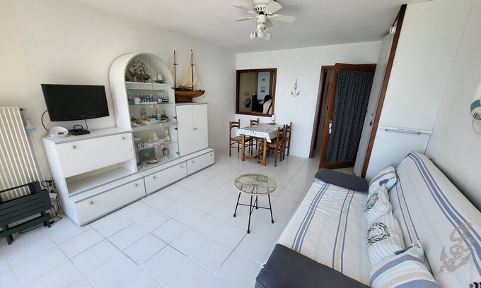 Les Sables d'Olonne Apartment | Seafront Studio with Balcony, Reserved Parking, and Stunning Views