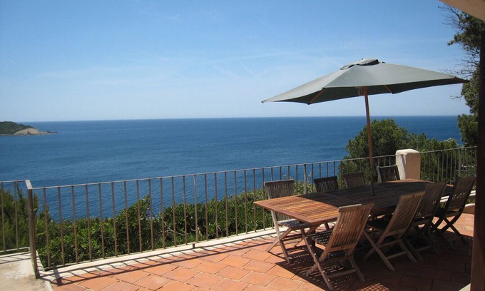 Giens Villa | Seafront Villa in private estate /Giens peninsula