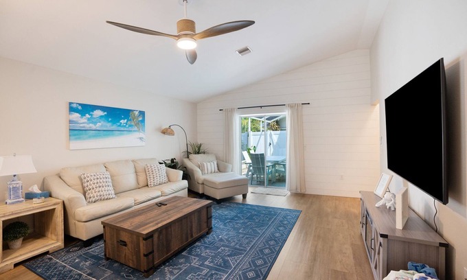 South Sarasota House | SeaGlass: New Renovation Sleep 12 Hot tub, Pool