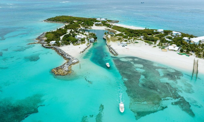 Man O War Cay House | SeaGlassFound*Heated Pool*Boats Included*3 Beaches*5 Cottages*20 Acre Peninsula