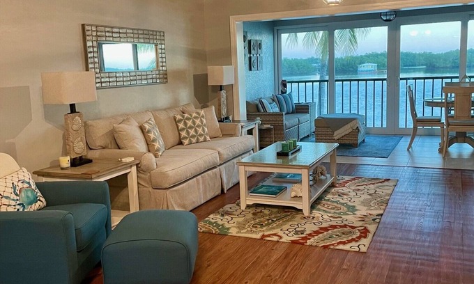 Fort Myers Beach Condo | Seagull Serenade Sportsman's Cove at Fort Myers Beach