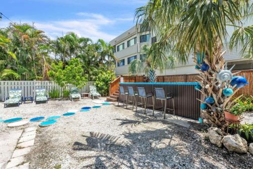 Bradenton Beach Apartment | Seahorse Suite home