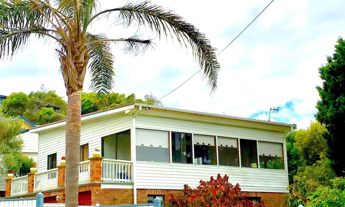Copacabana House | Seas the Day- 150metres to the Beach