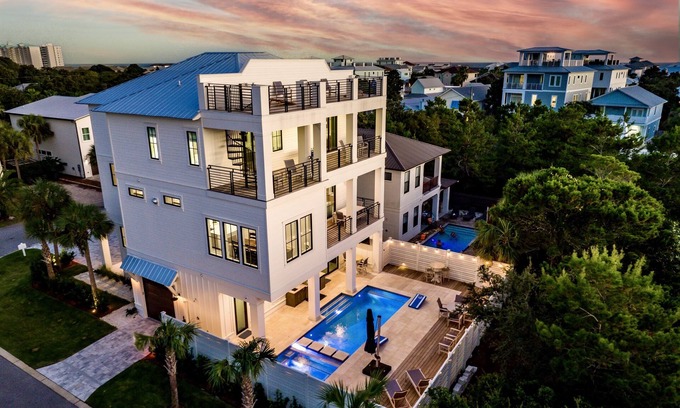 Frangista Beach House | Seas the Day: Private Beach, Ocean Views, Pool & Hot tub, Golf Cart, Game Room