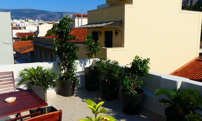 Thissio Bed & Breakfast | Seaside Athenian Riviera Apartment
