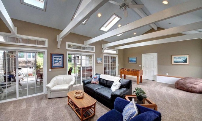 Seaside Villa | SEASIDE MANOR-THE HEART OF SEASIDE