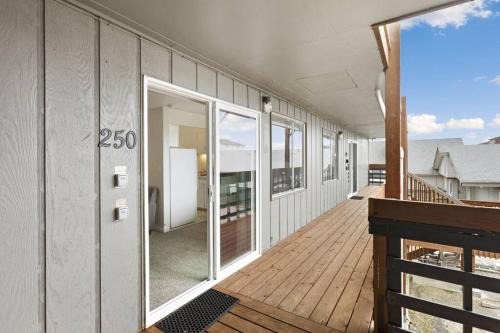 Ocean Shores House | Seaside Moon Condo #250