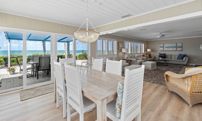 Longboat Key House | Seaside Paradise: House on Longboat Key by RVA