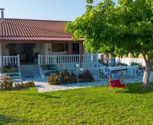 Messini House | Seaside Retreat for Families and Pets