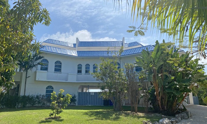 Tavernier House | Seaside Sanctuary 5 bed, 5 bath pool home