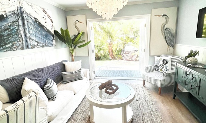 Carlsbad House | Seaside Sanctuary sleeps 2, 2 mi to the beach