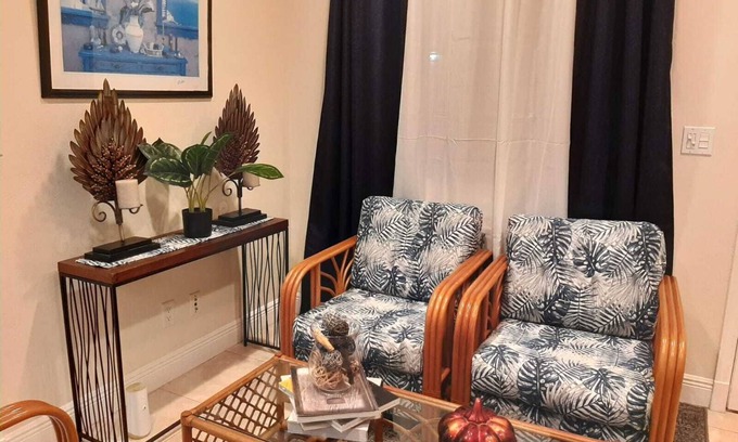 Nassau Apartment | Seaside Serenity: Discover Nautical Charm in The Bahamas