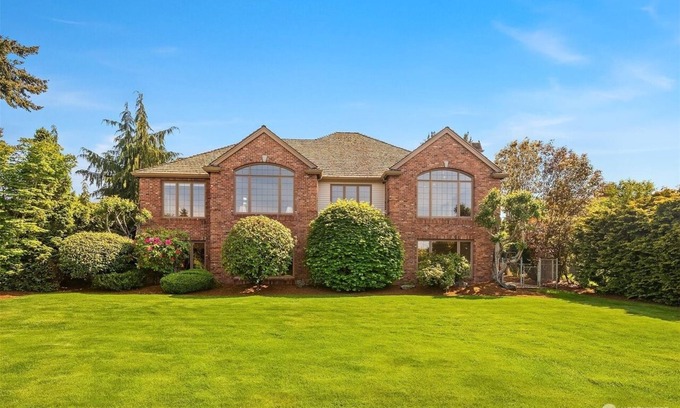 Federal Way House | Seaside Serenity Retreat: A Spacious Home in a Coastal Haven with Breathtaking Water Views
