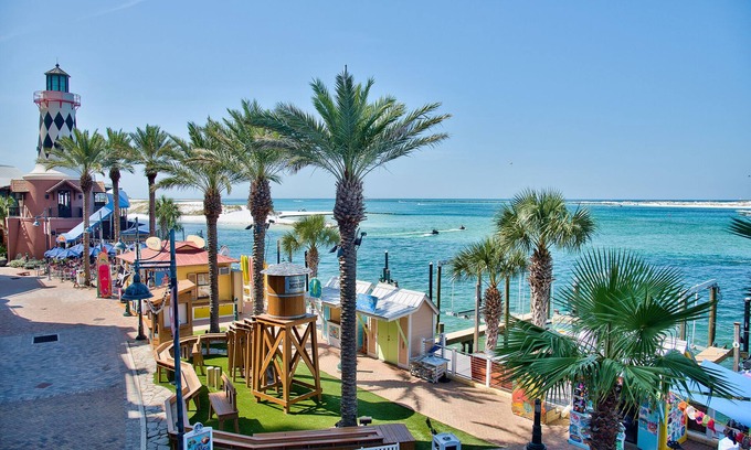 Destin Apartment | SeaSide Studio - 5 min walk to the beach!