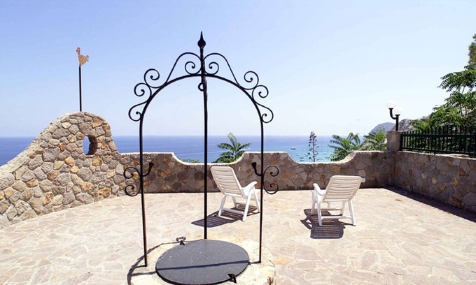 Acquacalda Villa | Seaside villa set in the white of the pumice quarries!