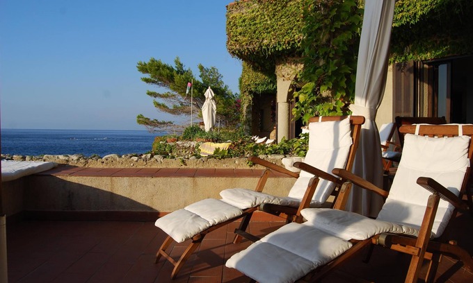 Scilla Villa | Seaside villa with direct access to the sea