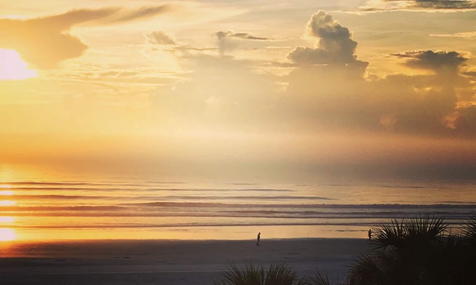 New Smyrna Beach House | Seasonal home near EVERYTHING! 2 bedroom 1 1/2 bath
