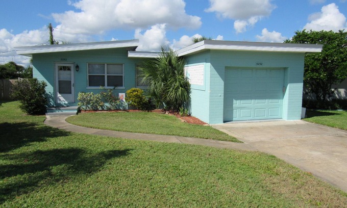 Daytona Beach House | Seatreat - Adorable House Steps to Beach & Marina
