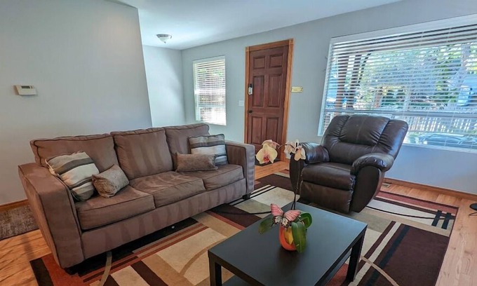 Miller Park House | Seattle Vacation Home: Olympics - Family-friendly, CLEAN & Great Location | 5 Star Hospitality