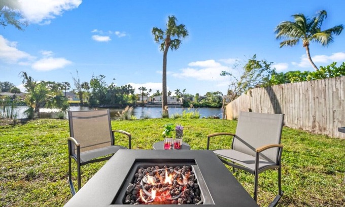 Naples Park Cottage | SeaTurtle Cottage unit 2