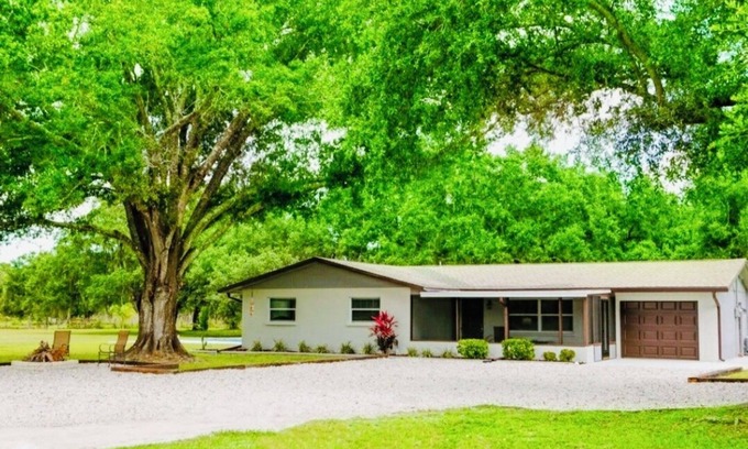 Braden River House | Secluded 5 Acre Family-Friendly Escape