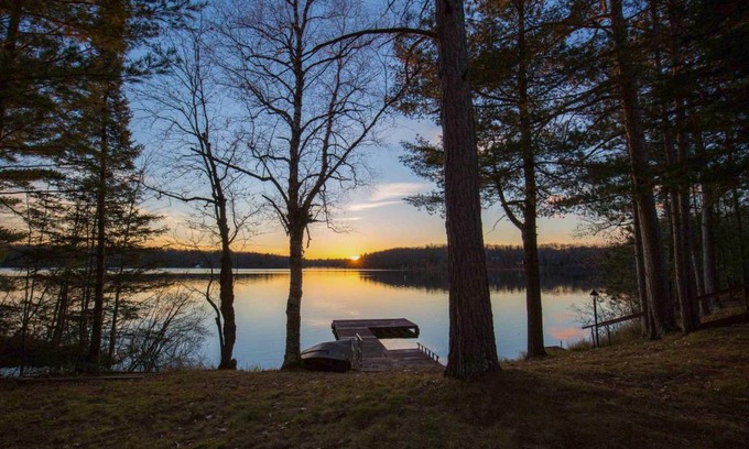 Land O Lakes House | Secluded 5-Acre Getaway with Dock on Black Oak Lake!