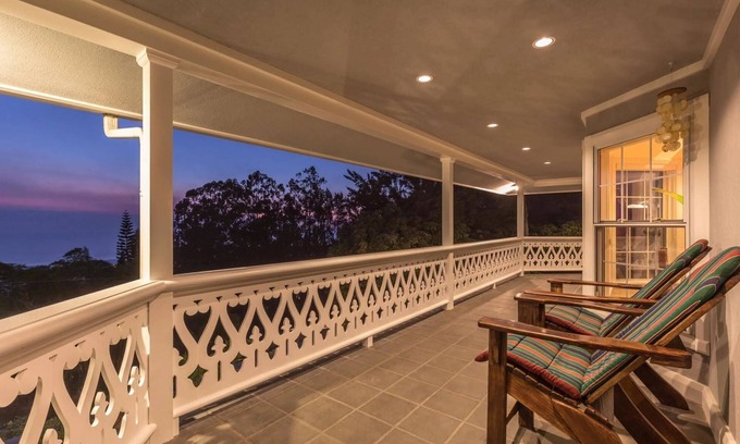 Kailua-Kona Bed & Breakfast | Secluded B&B Elegance on 3 Acres: 4 King Suites, Minutes from Beach & Kona!