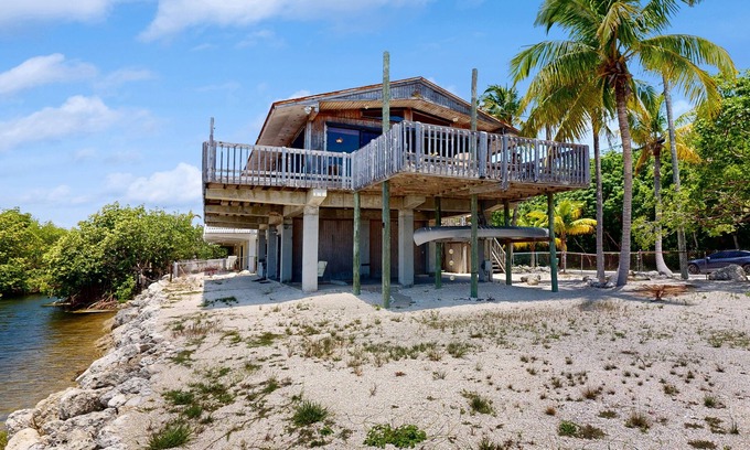 Key Largo House | Secluded beach hideaway with wide ocean views, kayaks & canoes