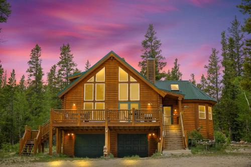 Valley of the Sun House | Secluded Cabin W Fireplace & Bbq Deck