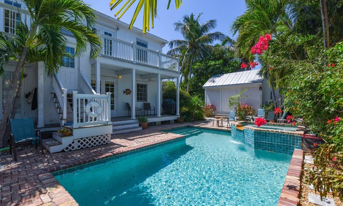 Old Town Condo | Secluded Casa - Spacious Apartment, Overlooks Pool & Garden.