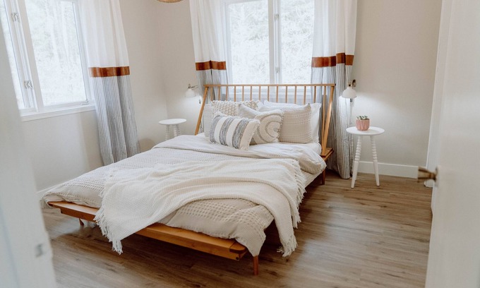 Monument Ski Chalet | Secluded Chalet in the Pines Near Palmer Lake, Monument. 3BR Sleeps 8!