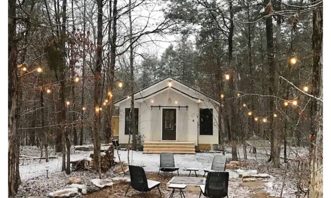 Readyville Cottage | secluded cottage- firepit, outdoor shower, hammock